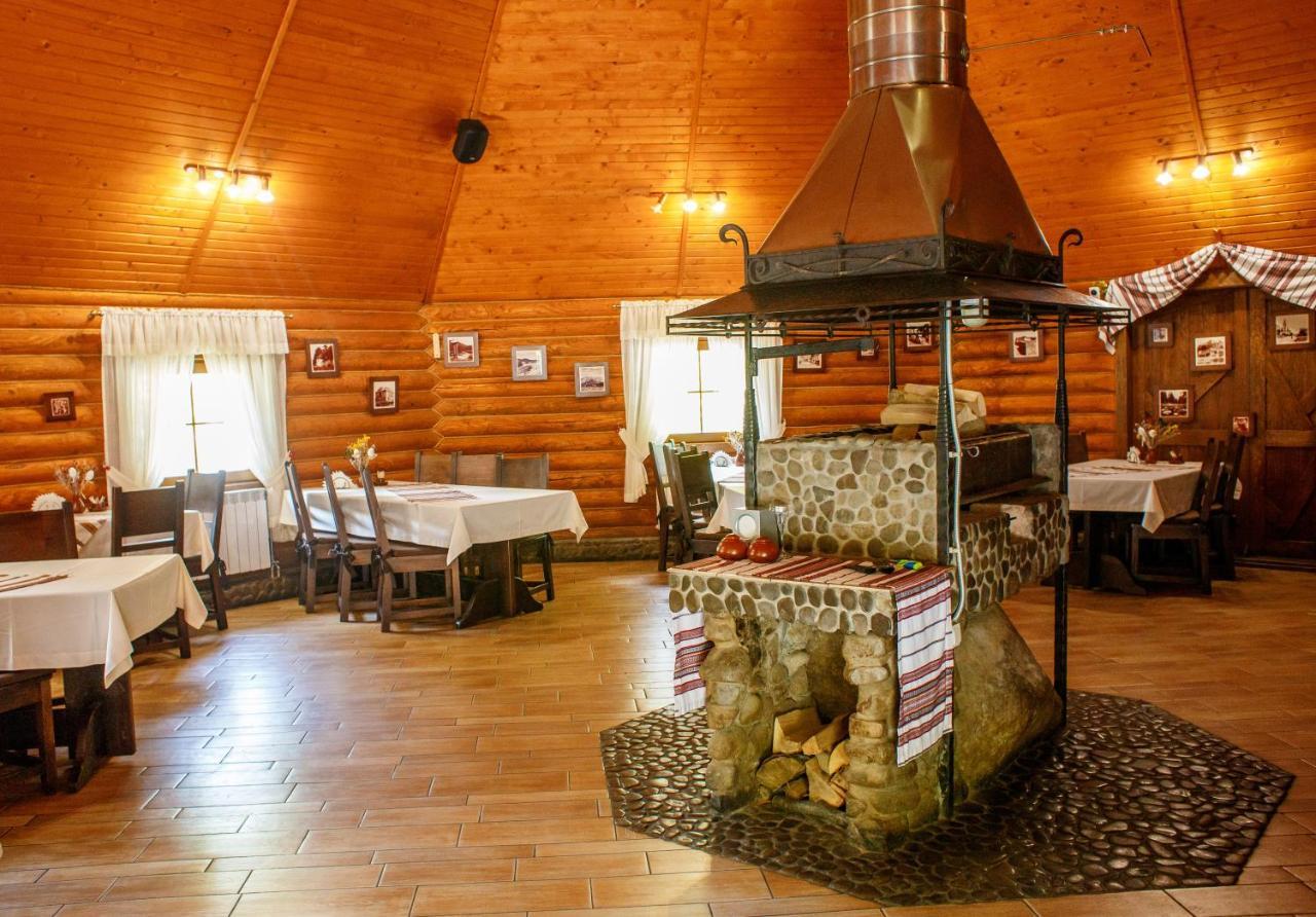 Hotel Toursit Complex Polyana Kvasova Extérieur photo